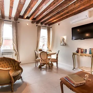 Michelle In Charming Appartement